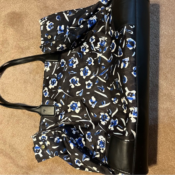 Tory Burch purse - Picture 2 of 3